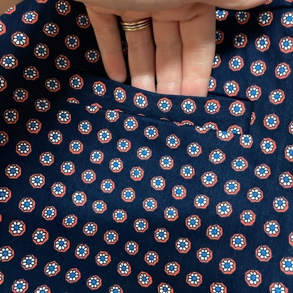 J. Crew size 6 Blue and Red Floral Print Chino City Fit 5” Inseam Shorts - Picture 7 of 10